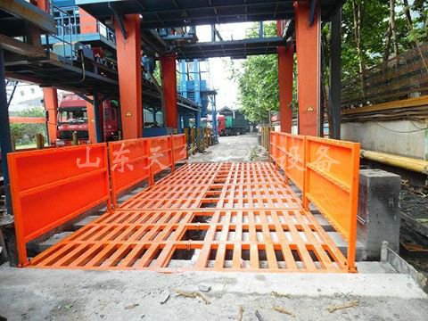 點擊查看詳細(xì)信息<br>標(biāo)題：濟寧唐口煤礦4X12米煤礦專用洗車機 閱讀次數(shù)：2322