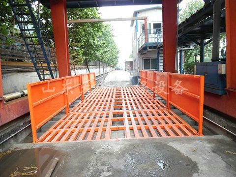 點擊查看詳細(xì)信息<br>標(biāo)題：濟寧唐口煤礦4X12米煤礦專用洗車機 閱讀次數(shù)：2394